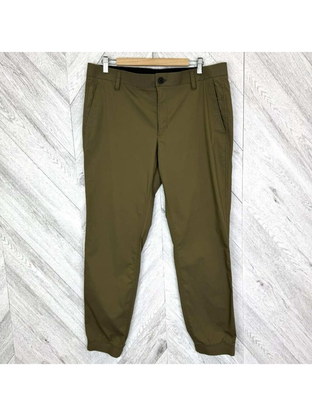 Kit & Ace Navigator Commute Joggers Mens Size 38 Olive Green Chino Pants 31"
